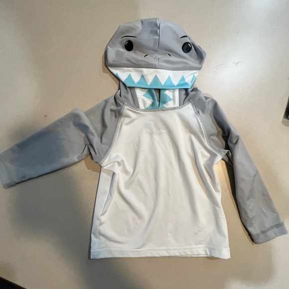 EUC 18 months Boys Swim bundle - 7 pieces - rash guards and swim trunks - Picture 4 of 8